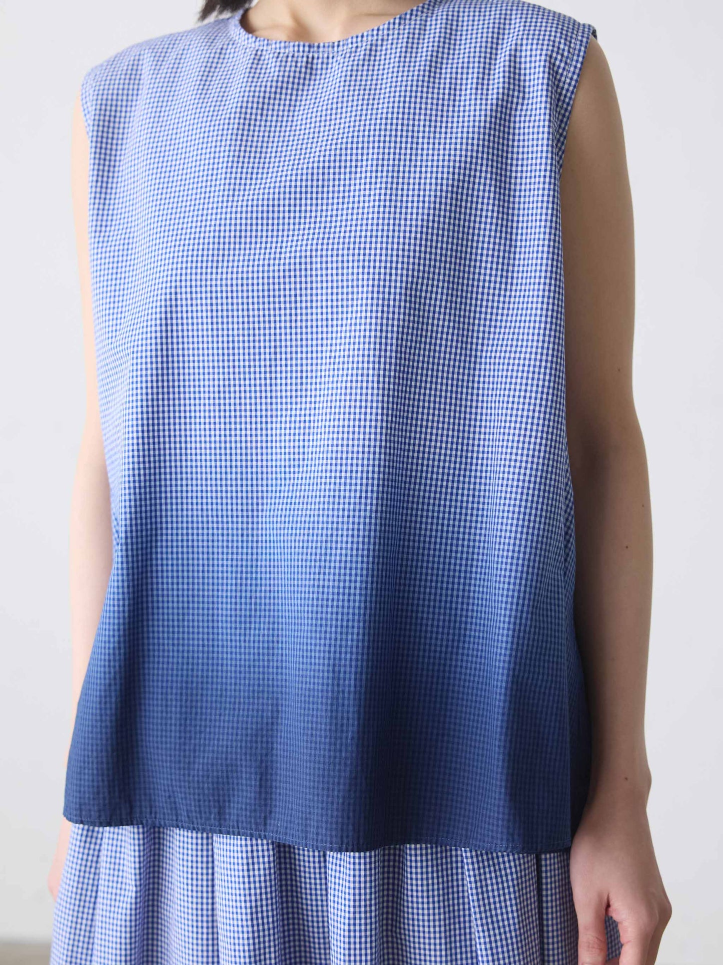 gradation dye nosleeve shirt
