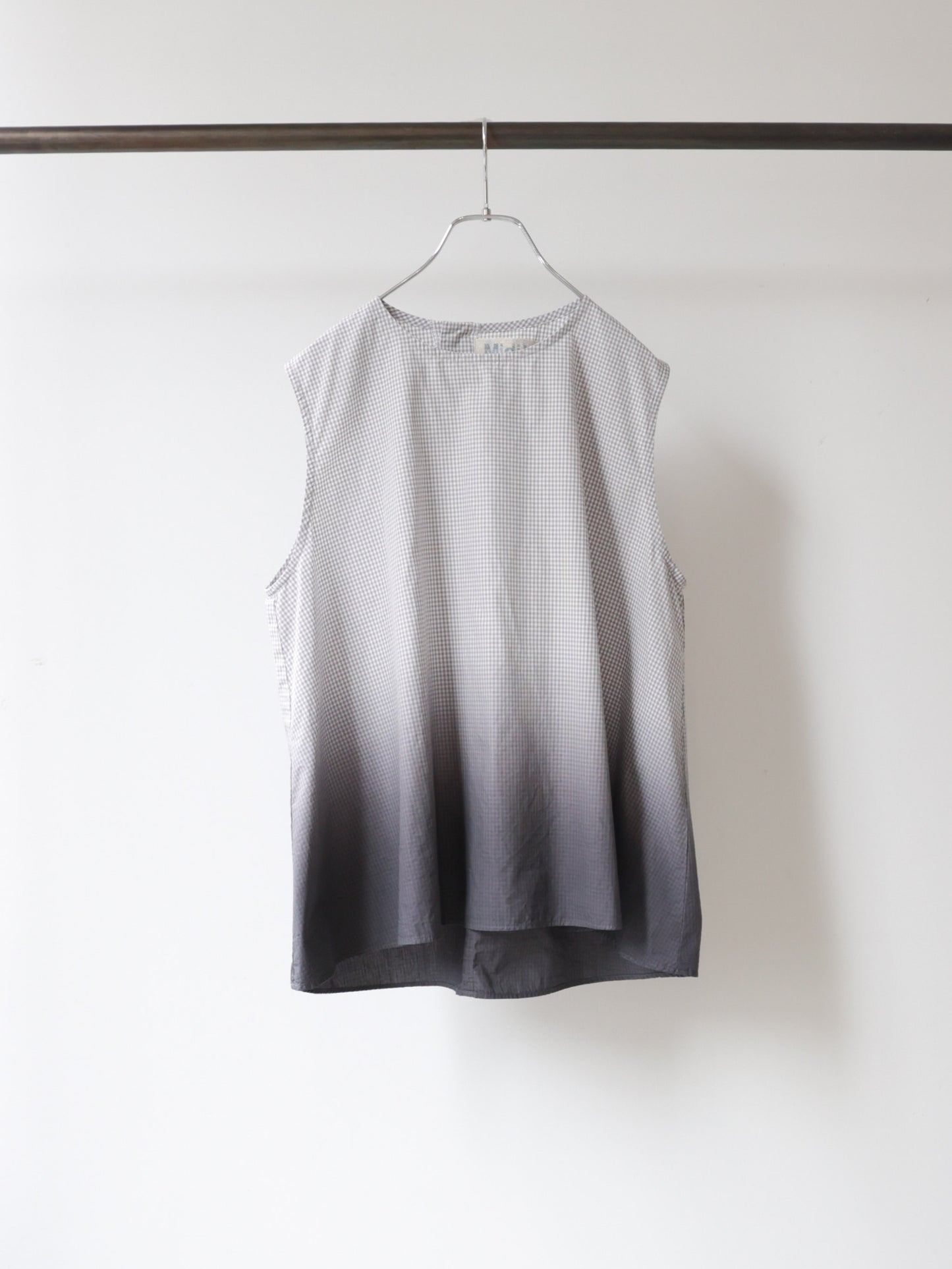 gradation dye nosleeve shirt