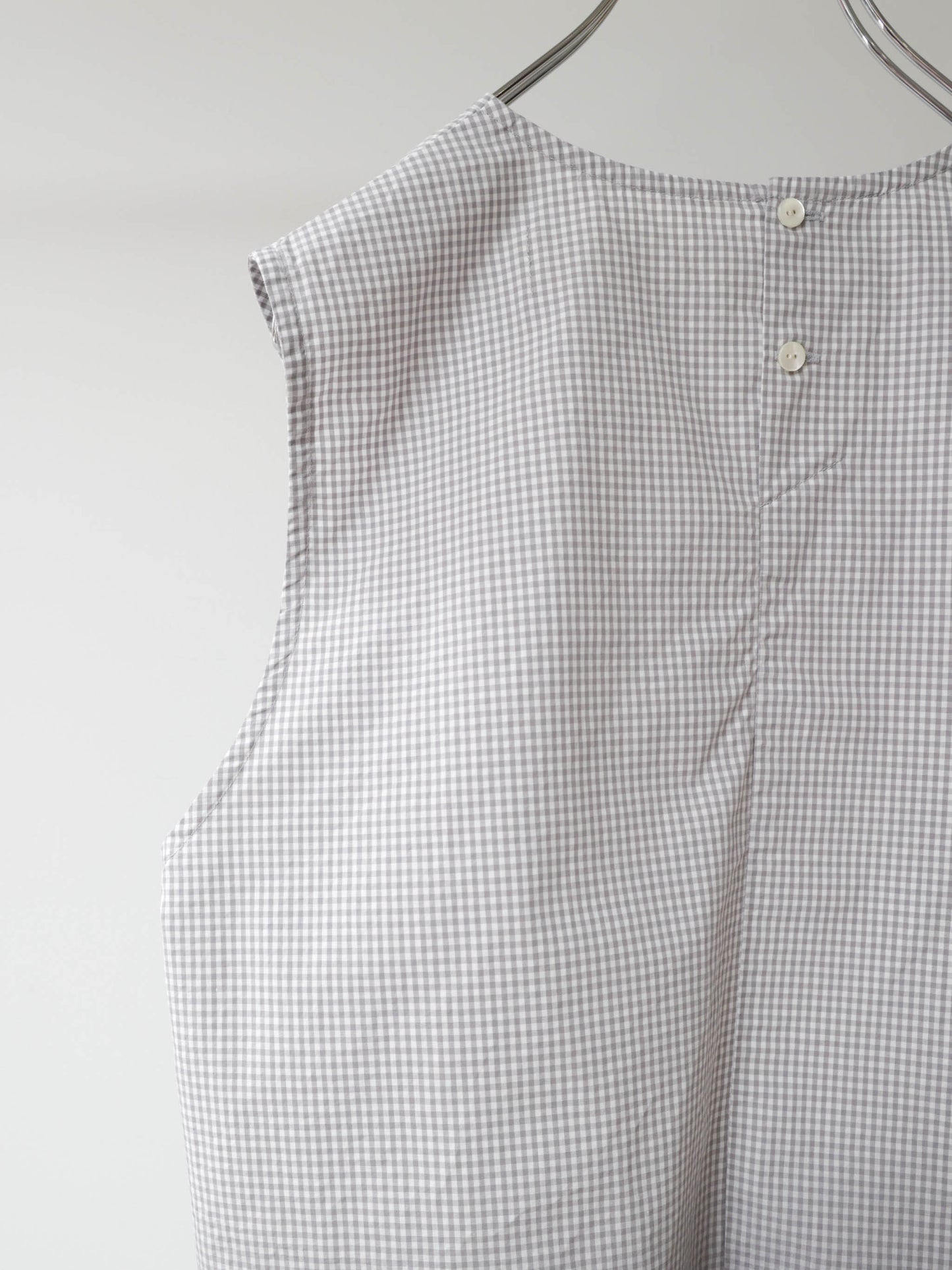 gradation dye nosleeve shirt