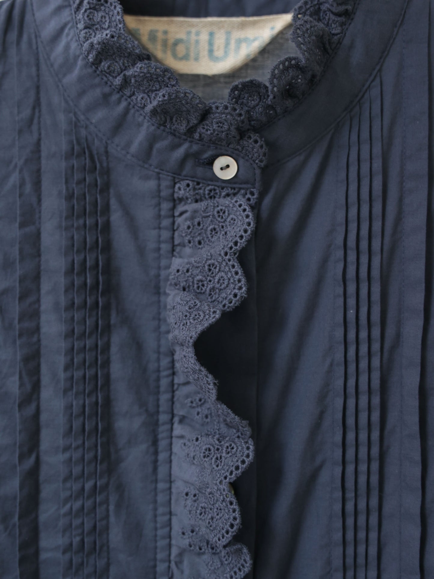pin tuck lace shirt S/S