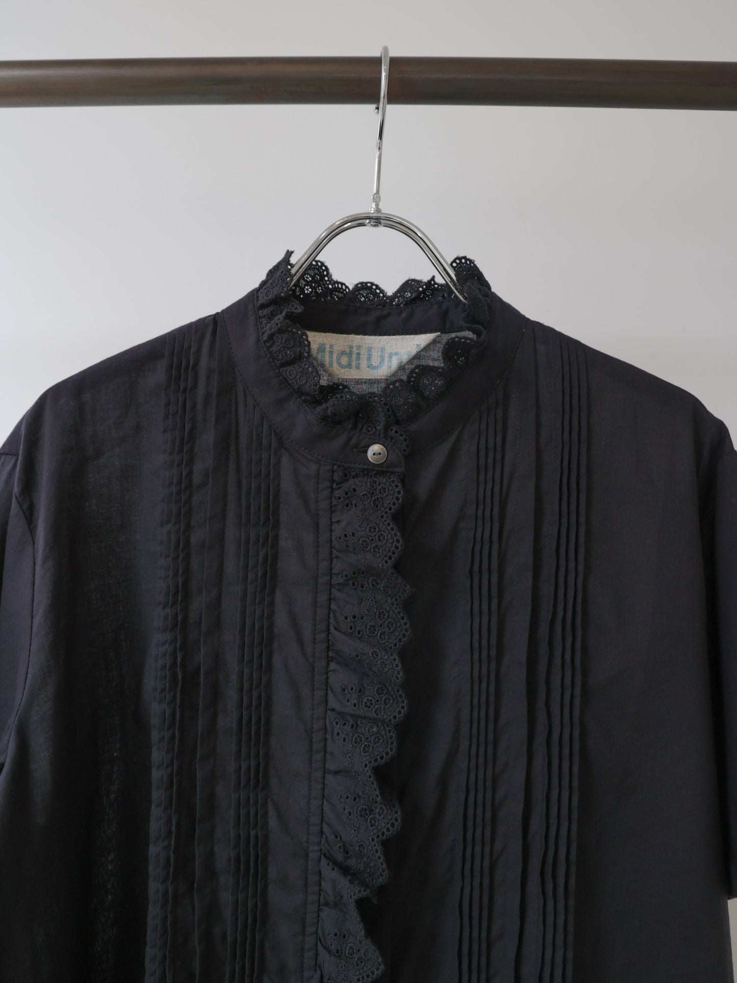 pin tuck lace shirt S/S
