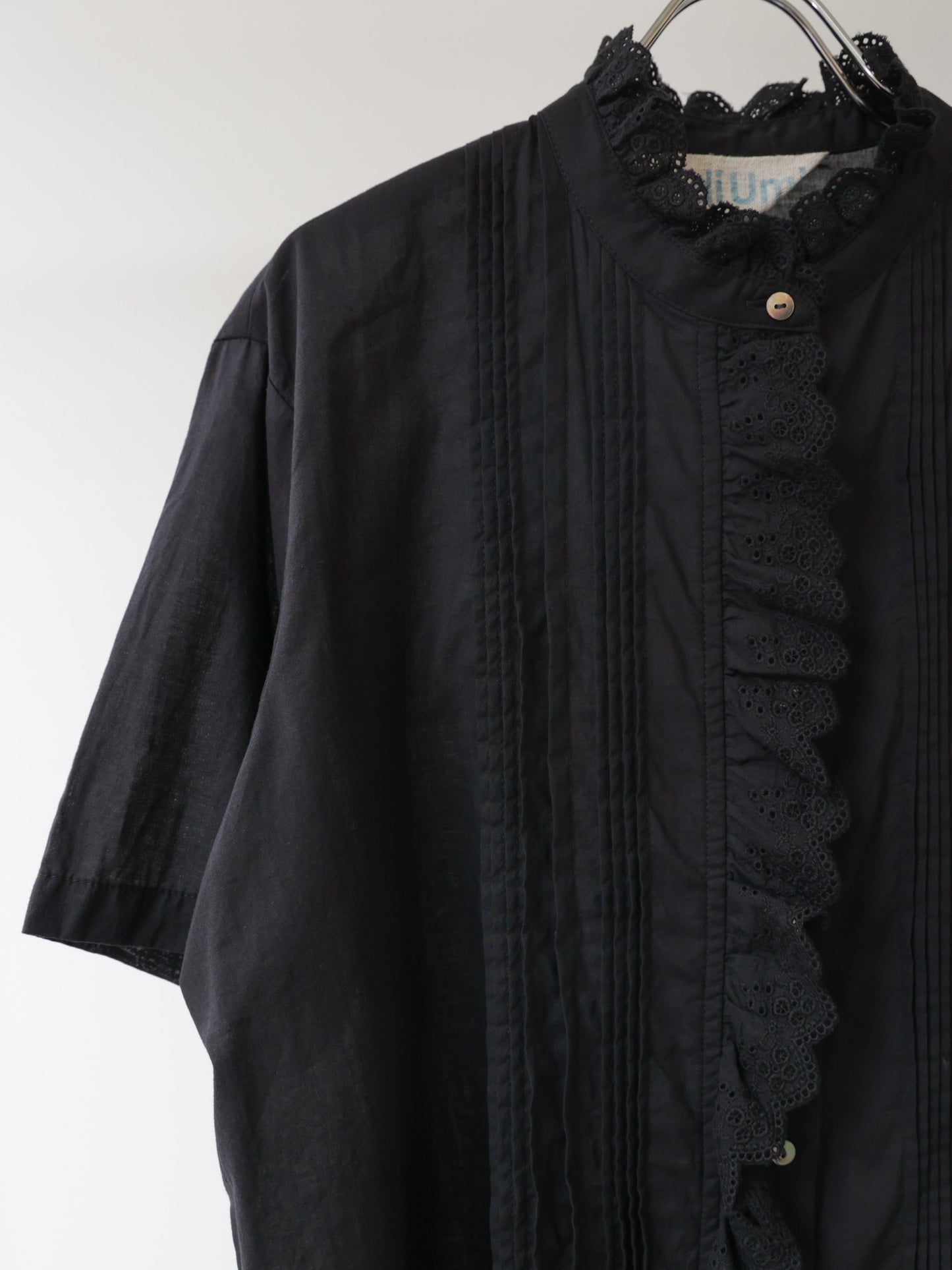 pin tuck lace shirt S/S
