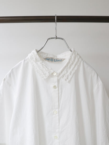 frill collar shirt