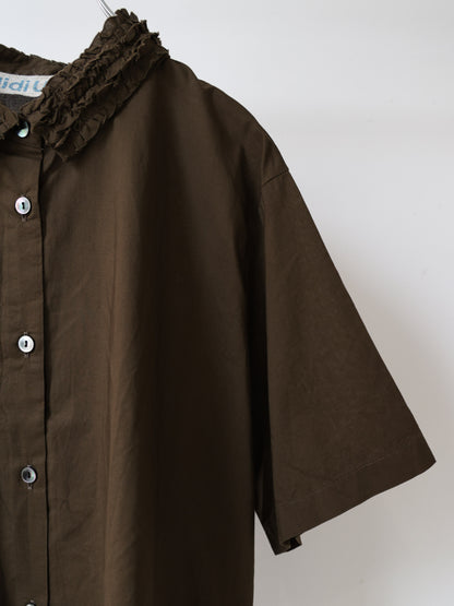 frill collar shirt