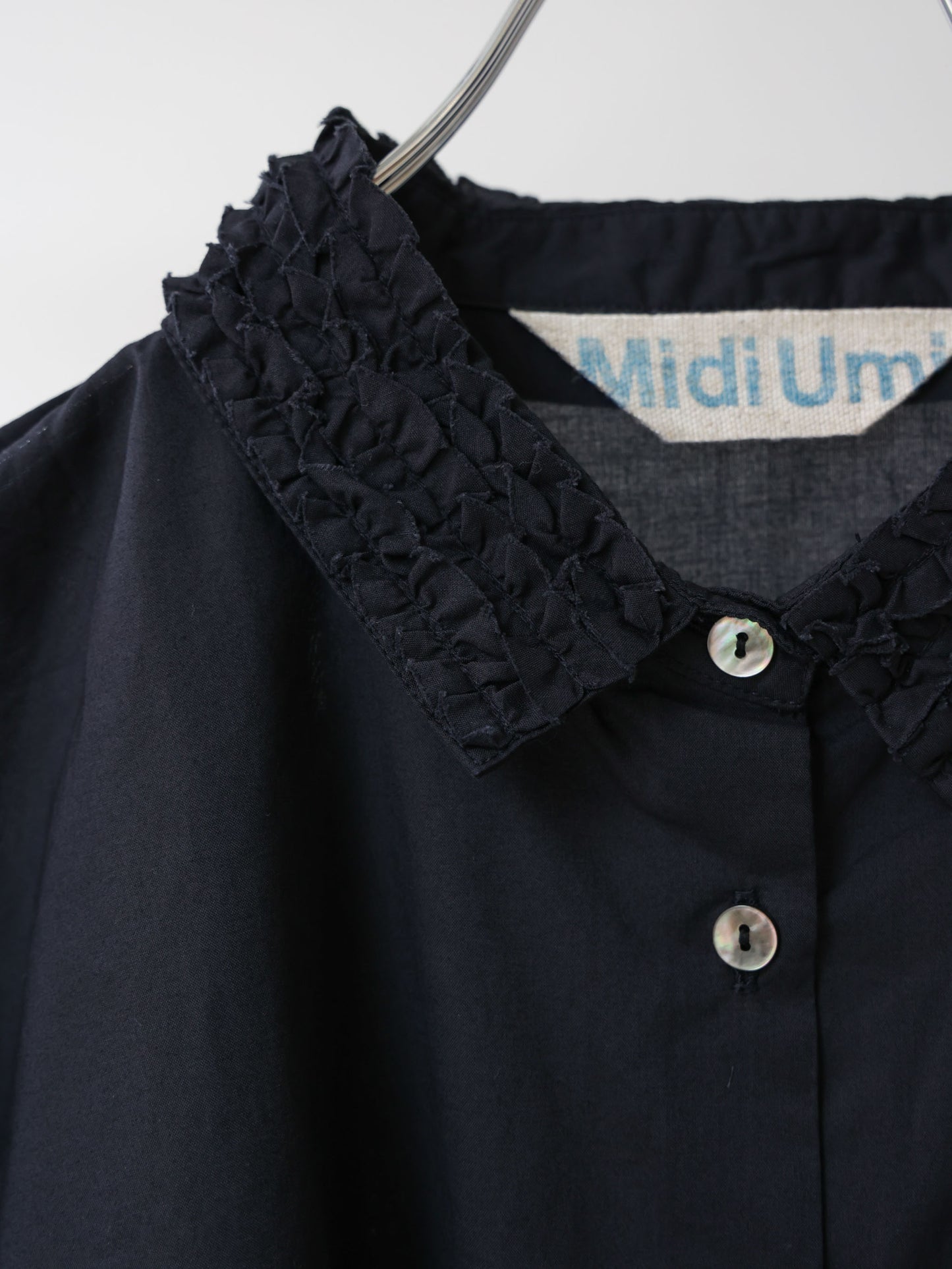 frill collar shirt