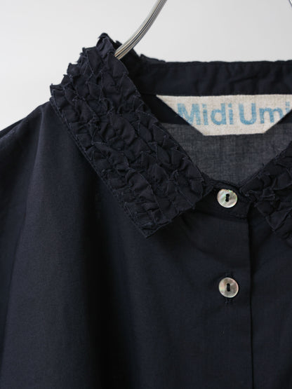 frill collar shirt