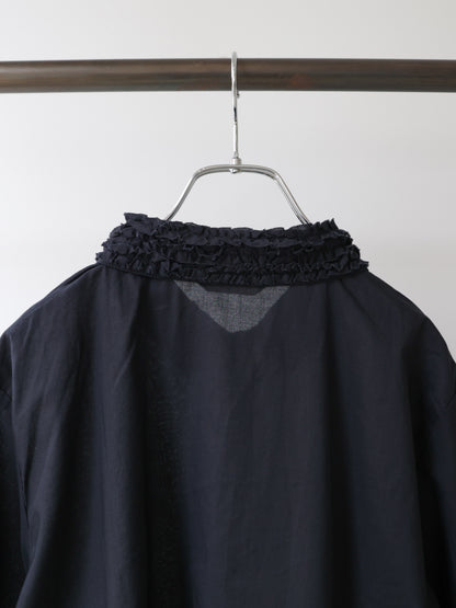 frill collar shirt