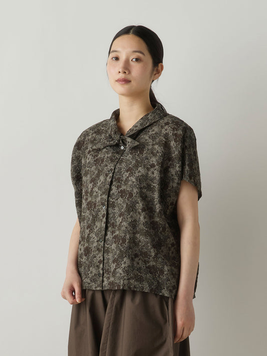 flower print scarflike shirt