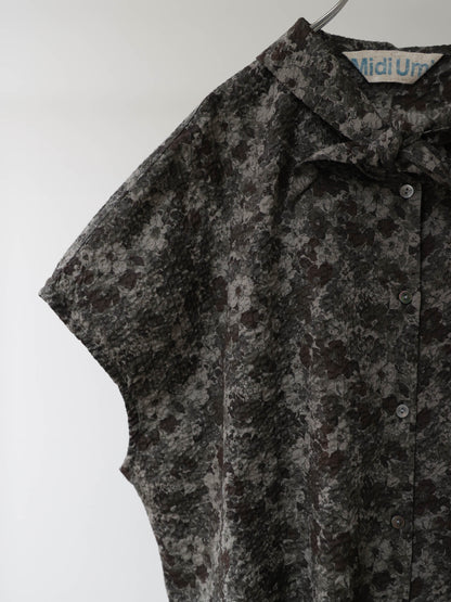 flower print scarflike shirt