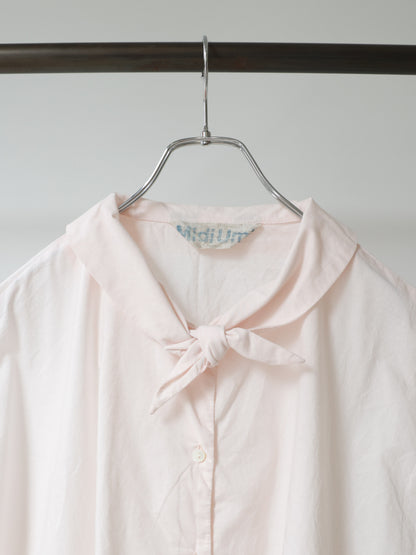 scarf like nosleeve shirt