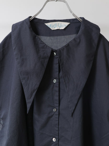scarf like nosleeve shirt