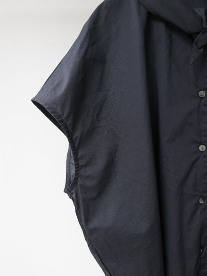 scarf like nosleeve shirt