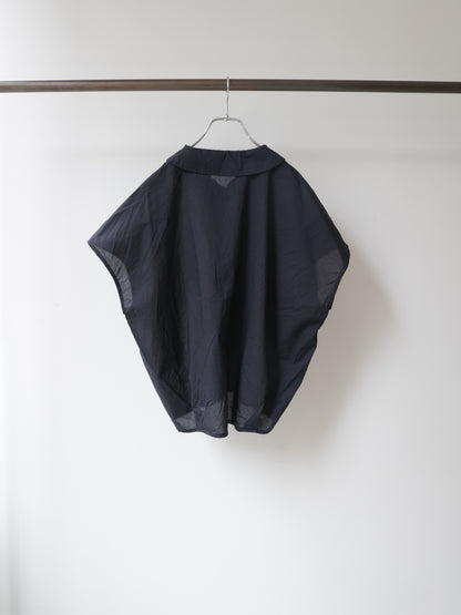 scarf like nosleeve shirt