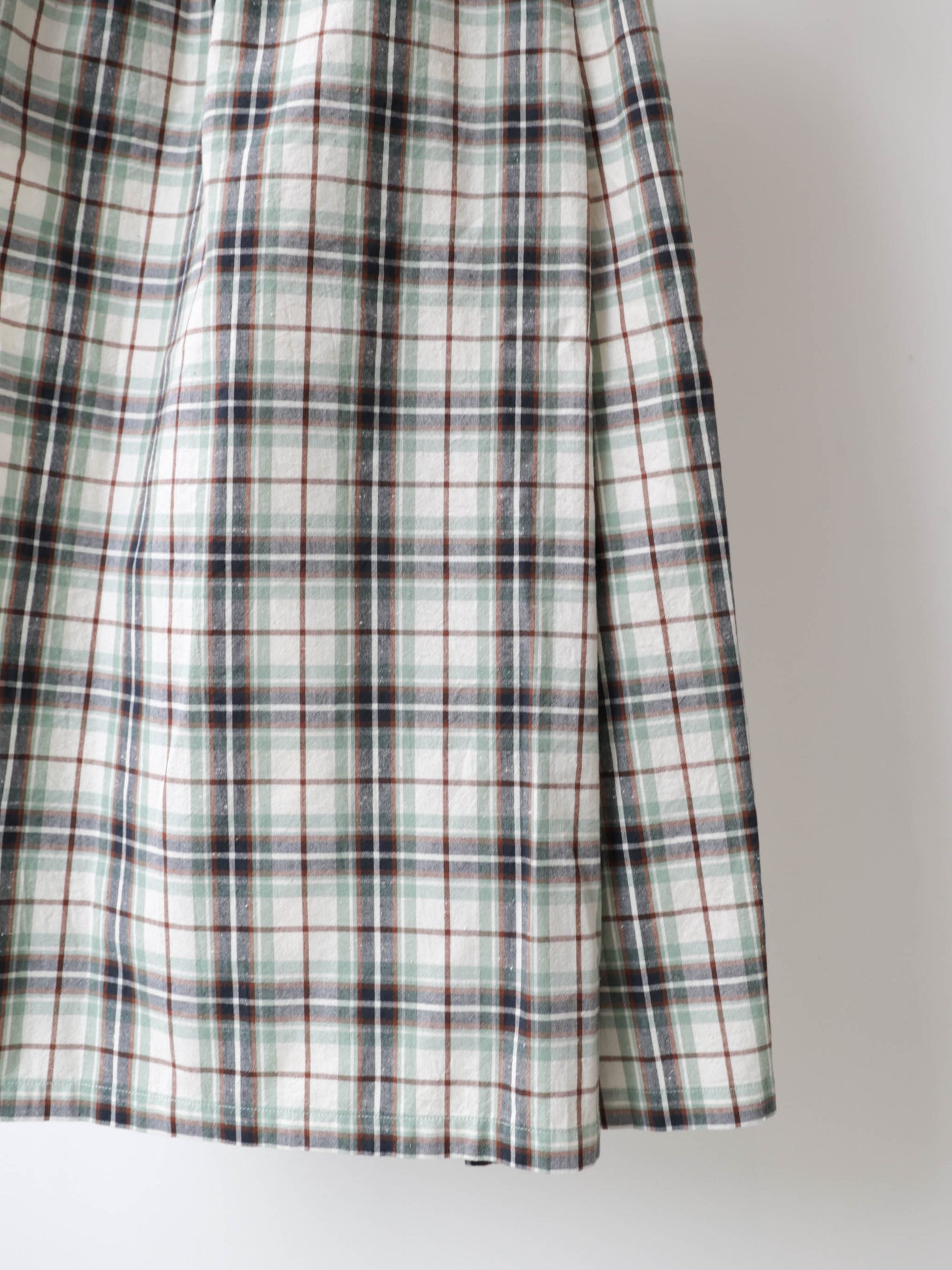 check lap like skirt