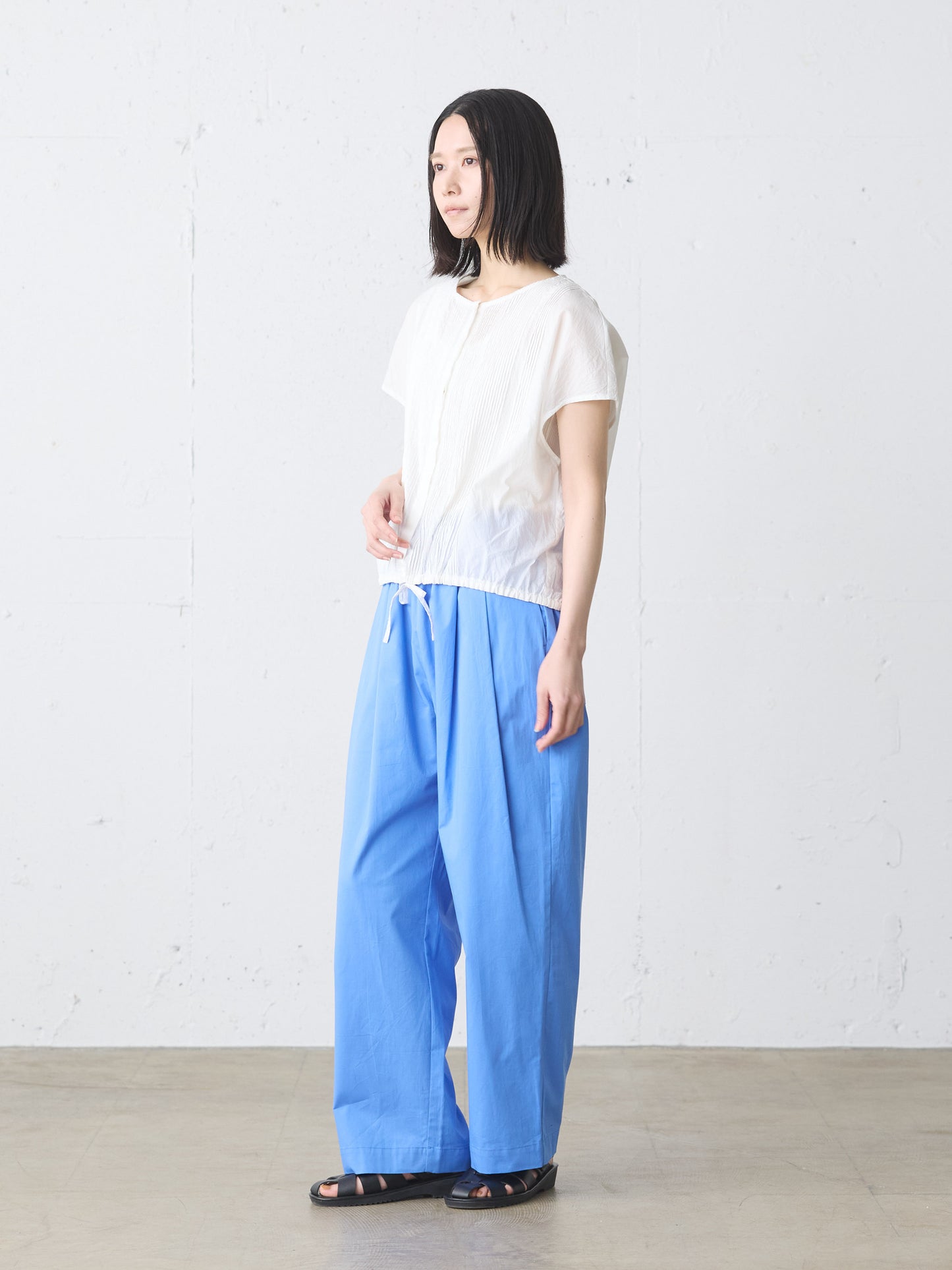color tuck easy pants