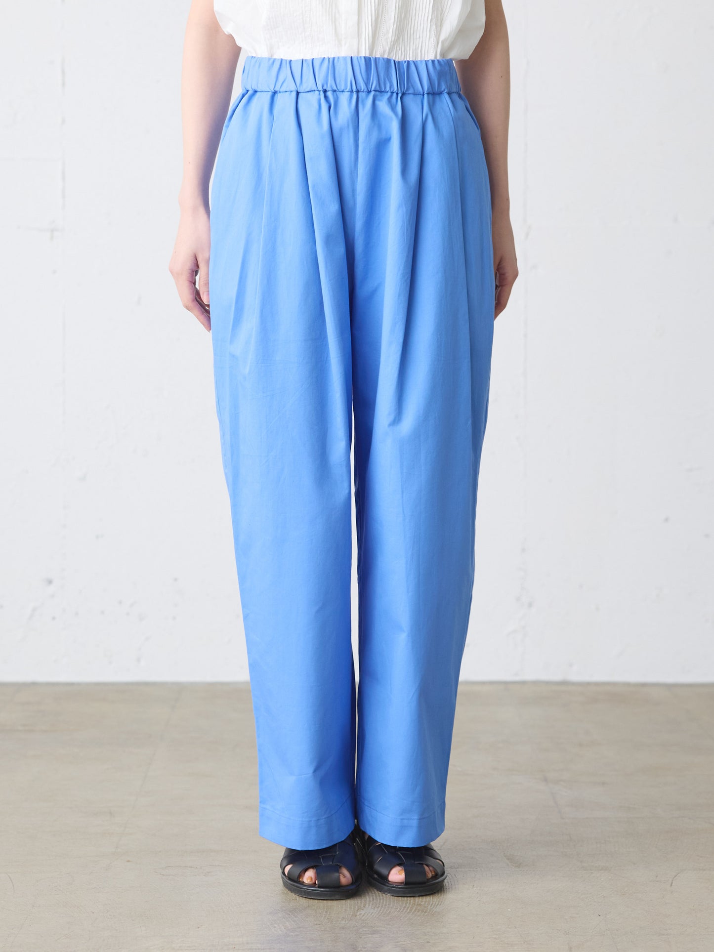 color tuck easy pants