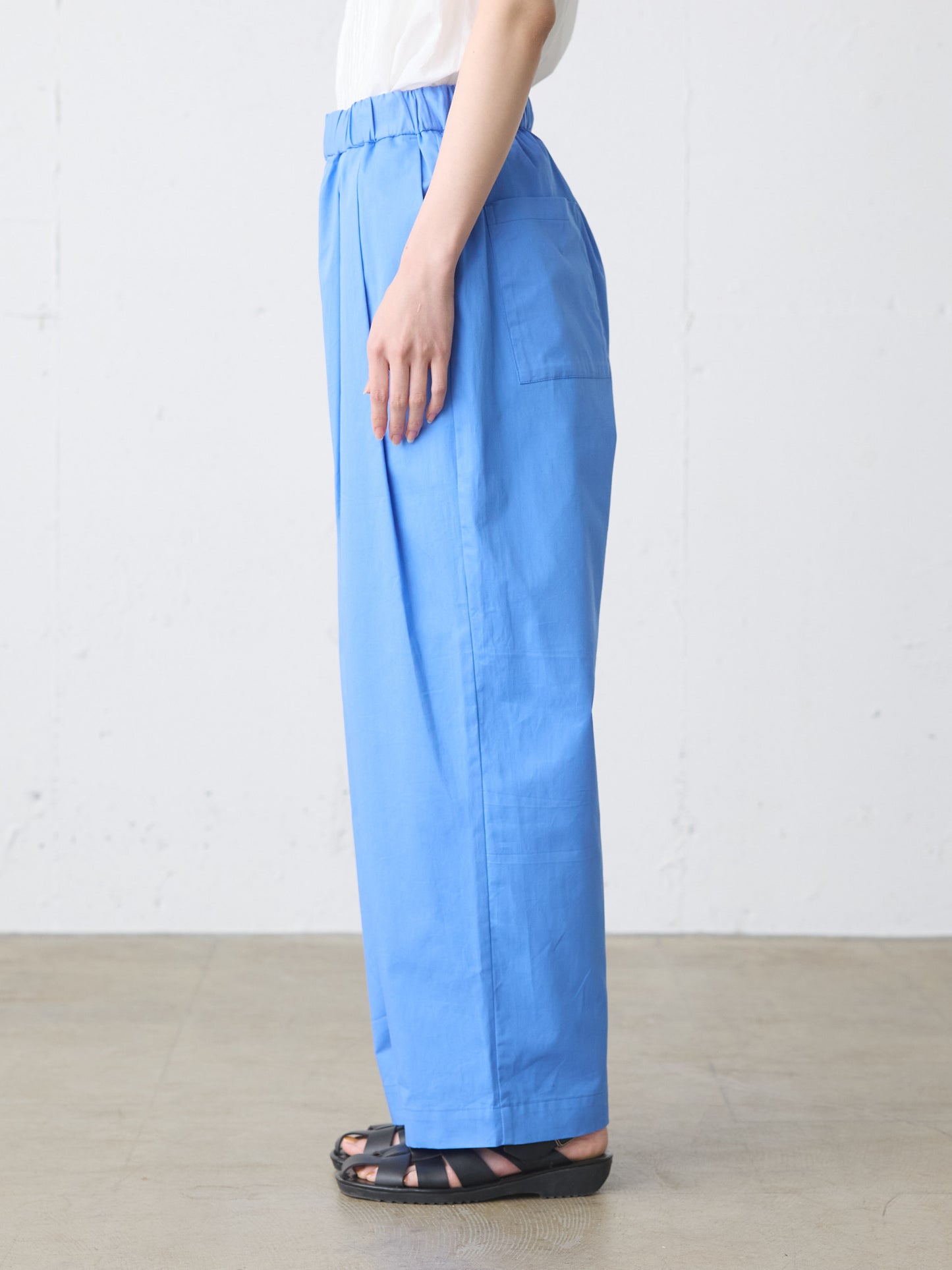 color tuck easy pants