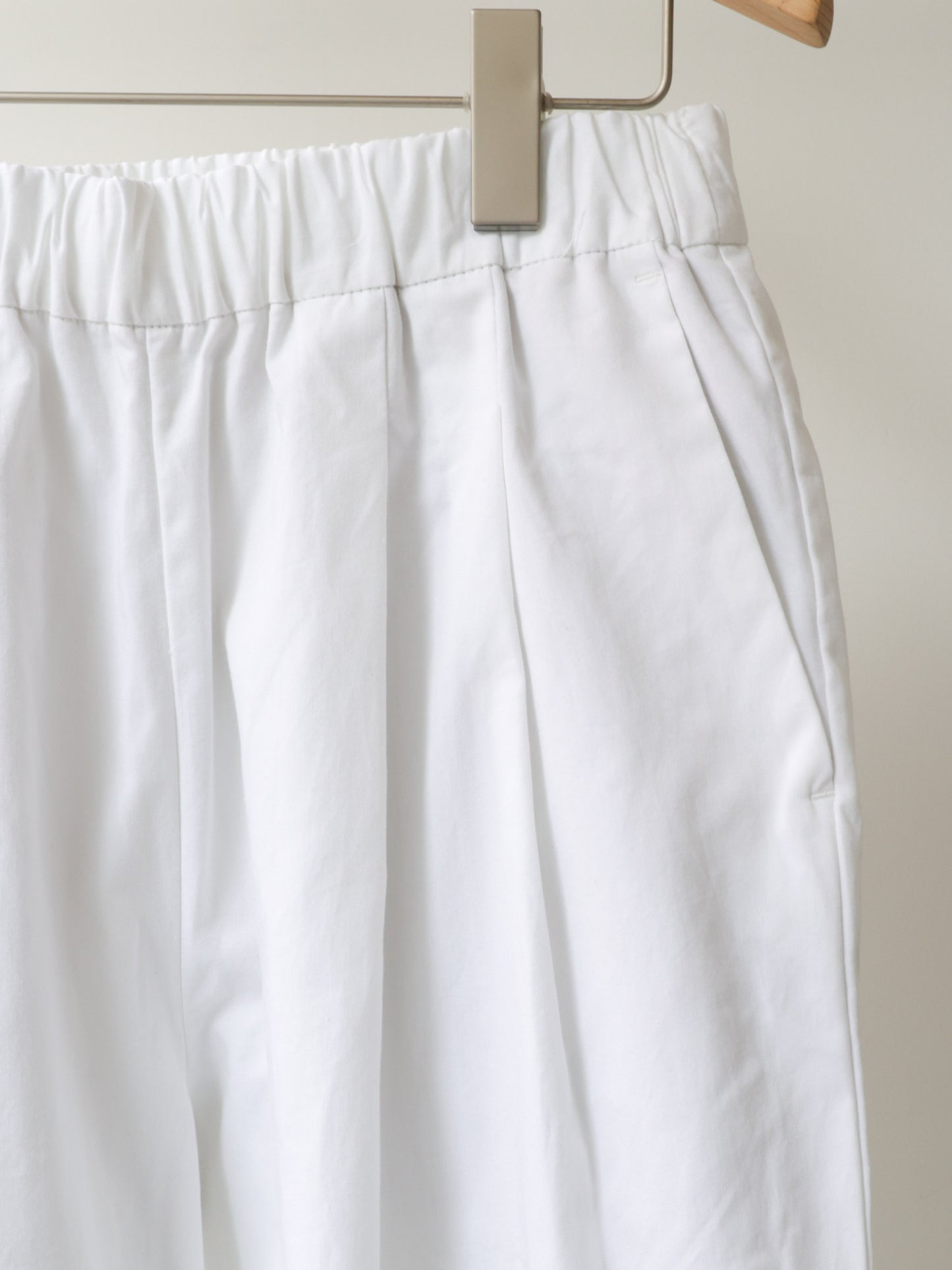 color tuck easy pants