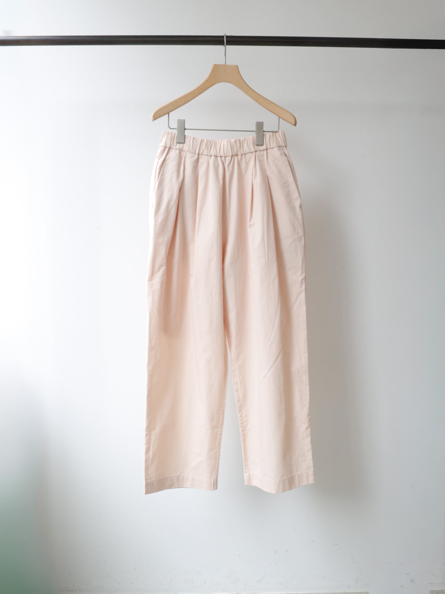 color tuck easy pants