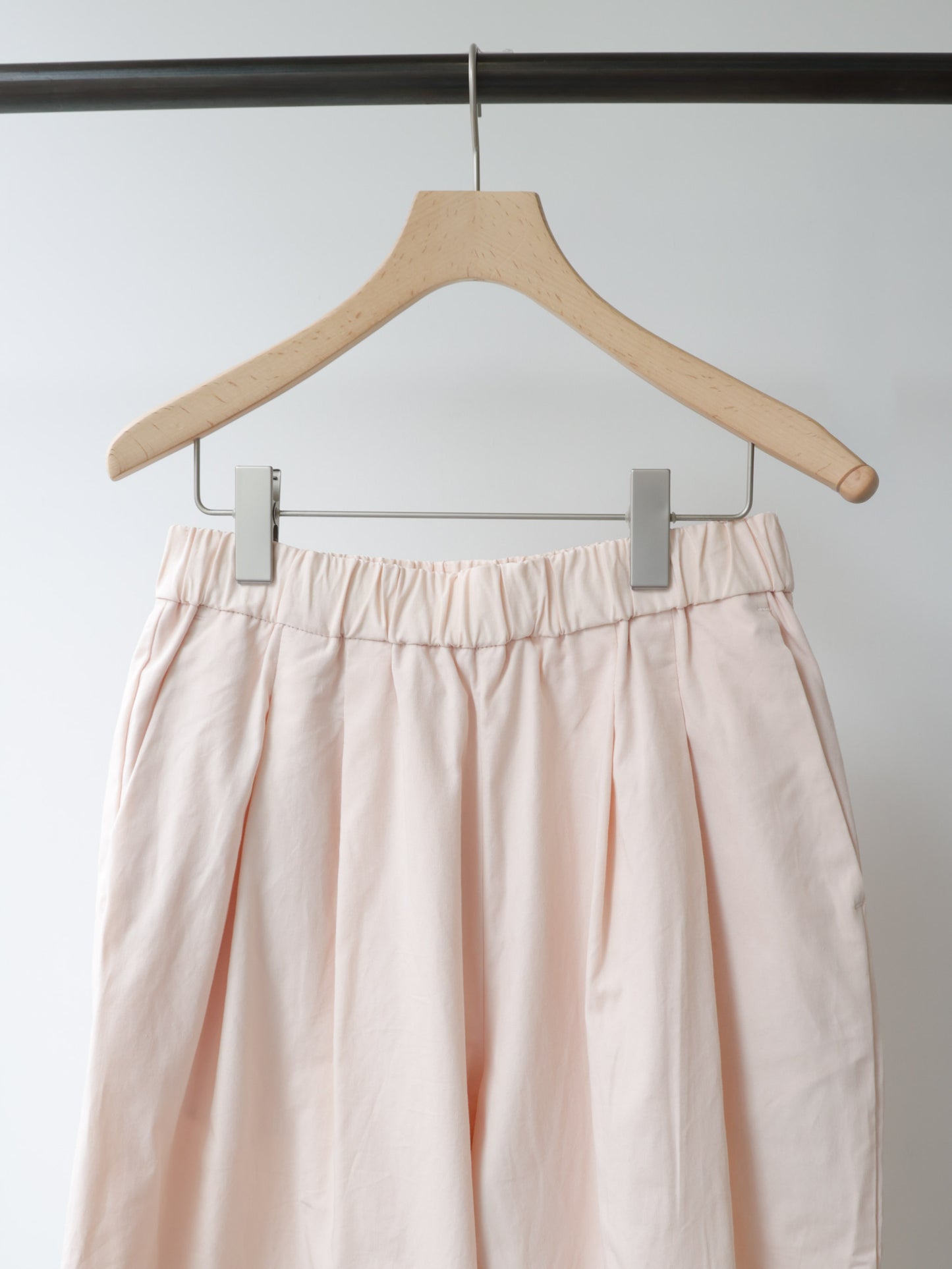 color tuck easy pants