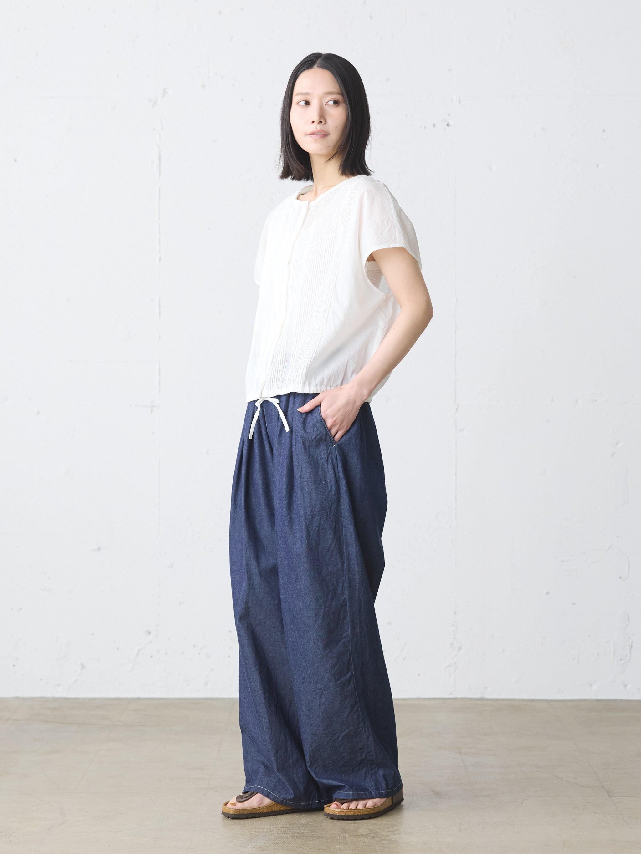 とも　TUCK WIDE DENIM PANTS とも TUCK WIDE DENIM PANTS とも TUCK WIDE DENIM PANTS PIN TUCK