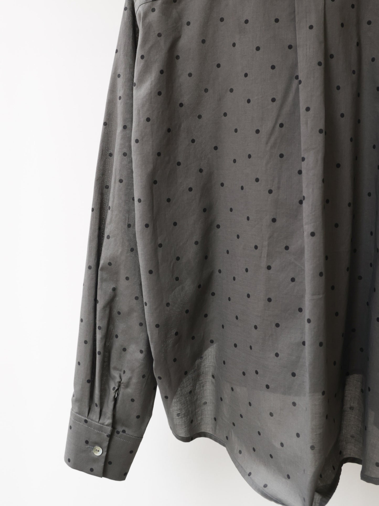 flat collar dots shirt