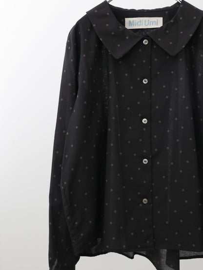 flat collar dots shirt