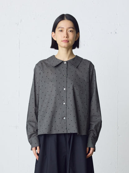 flat collar dots shirt