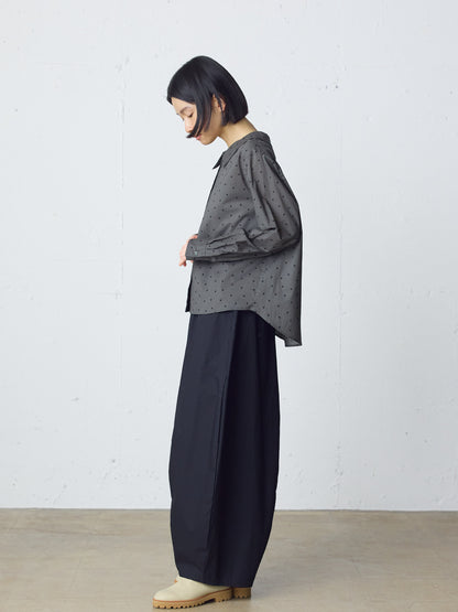 flat collar dots shirt