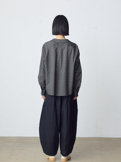 flat collar dots shirt