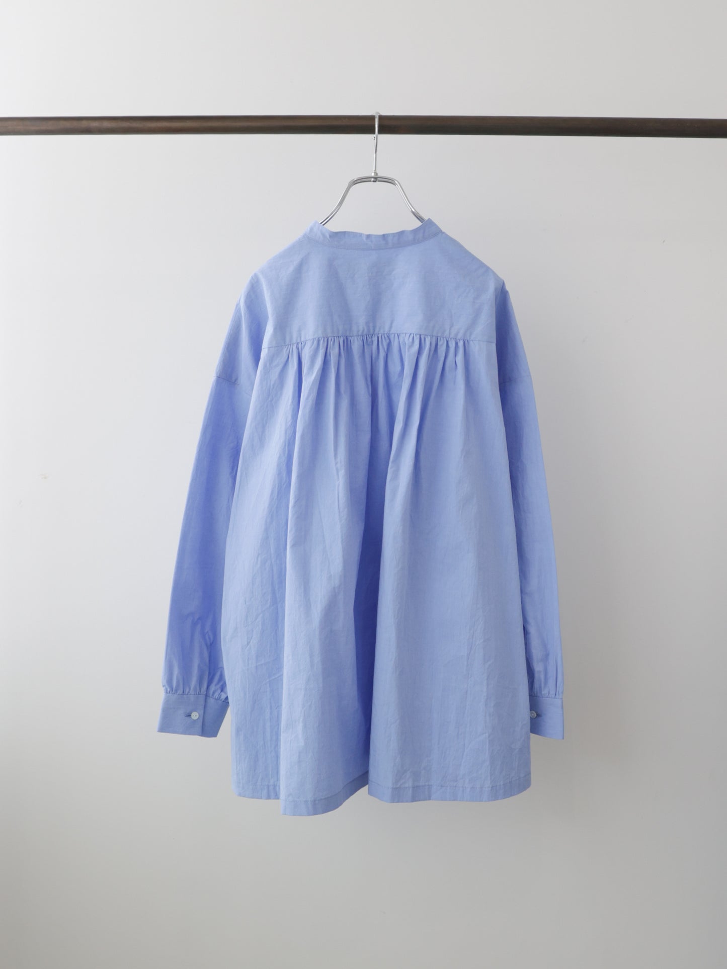 wide back gather shirt