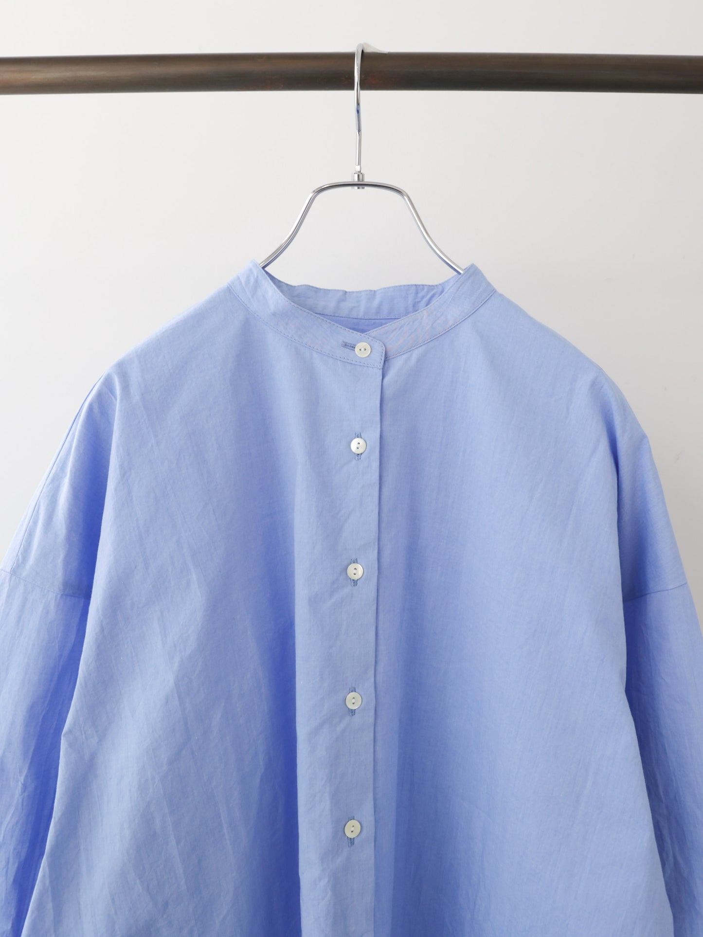 wide back gather shirt