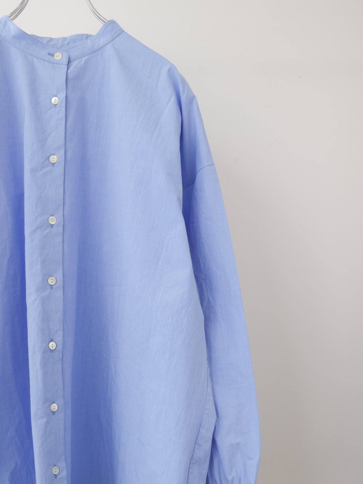 wide back gather shirt