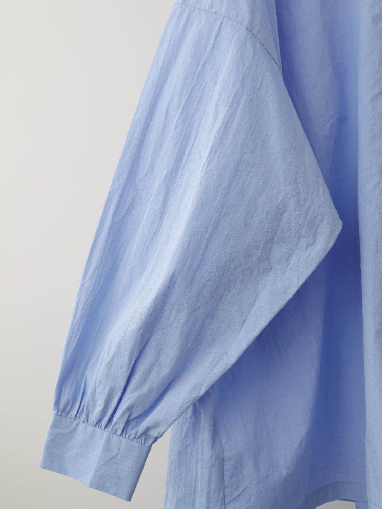 wide back gather shirt