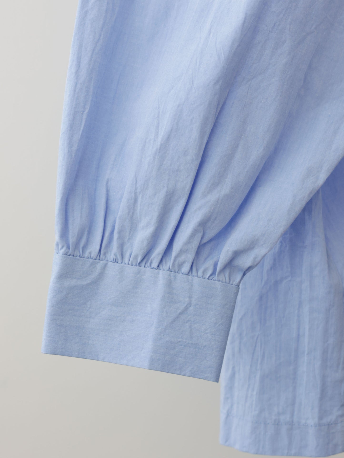 wide back gather shirt