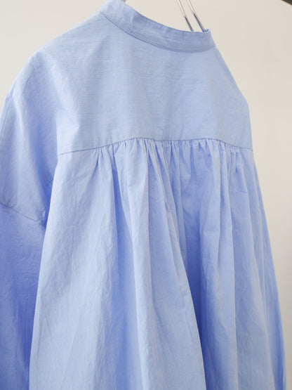 wide back gather shirt