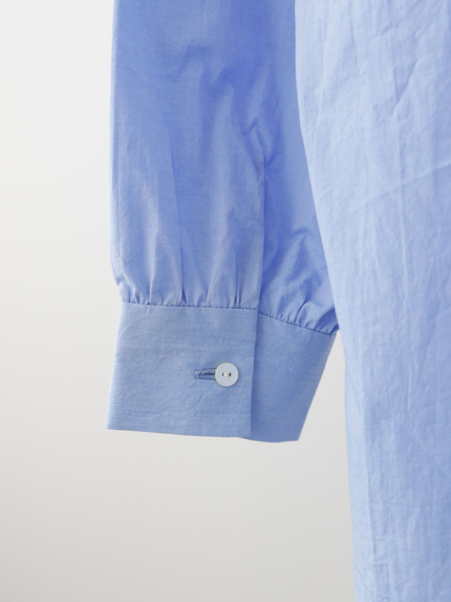 wide back gather shirt