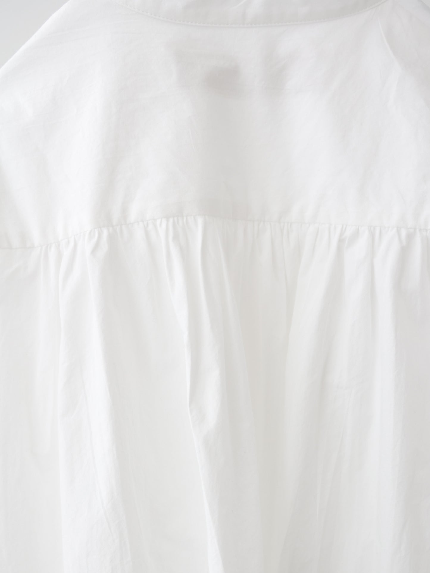 wide back gather shirt