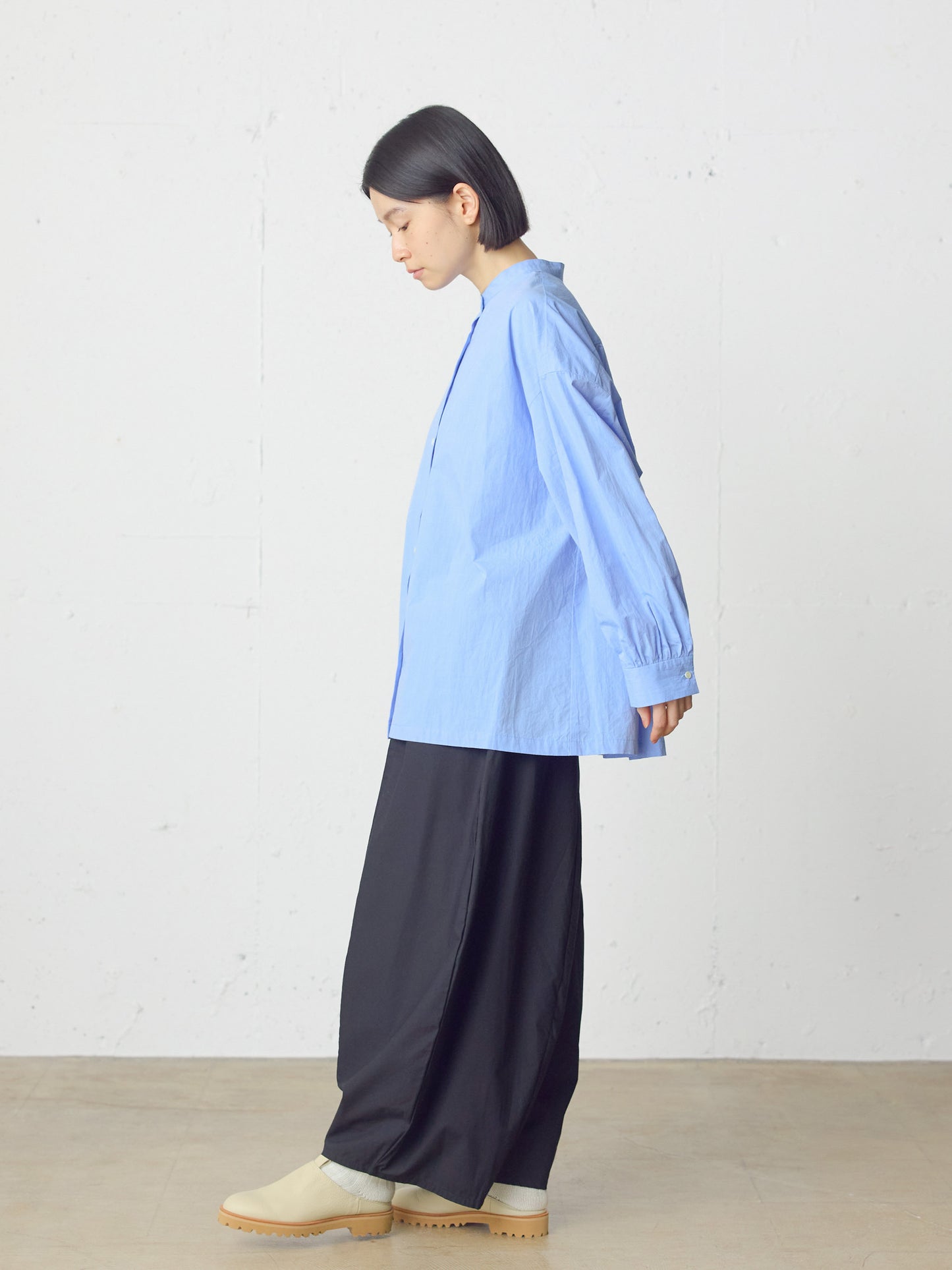 wide back gather shirt