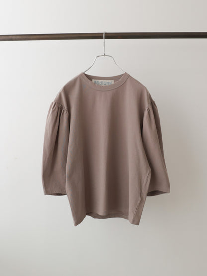 volume sleeve pullover