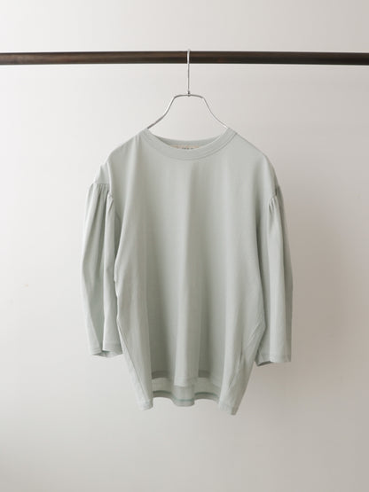 volume sleeve pullover