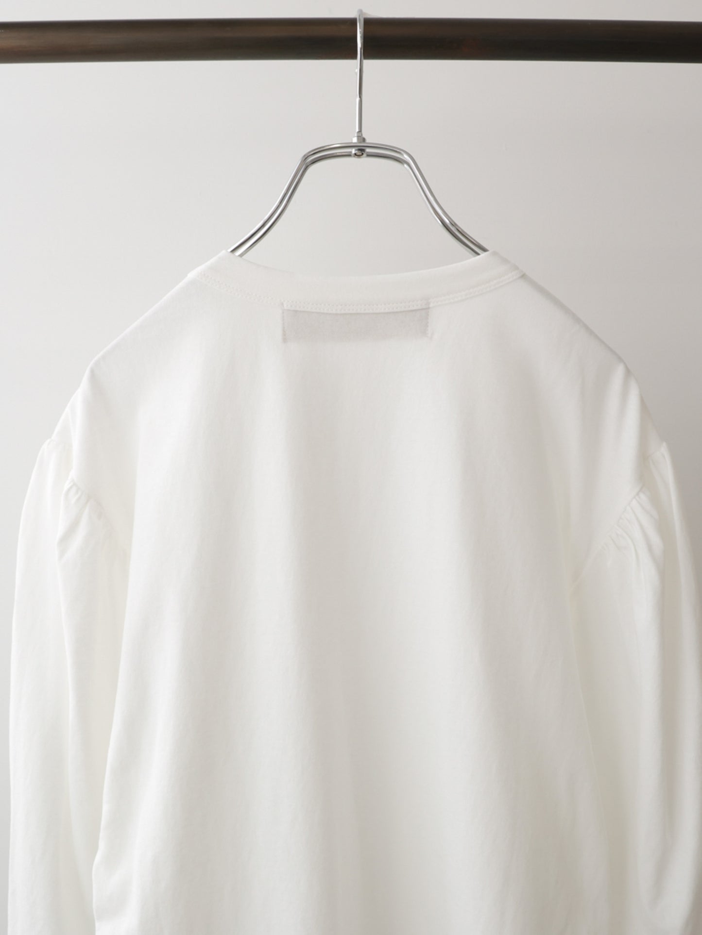 volume sleeve pullover