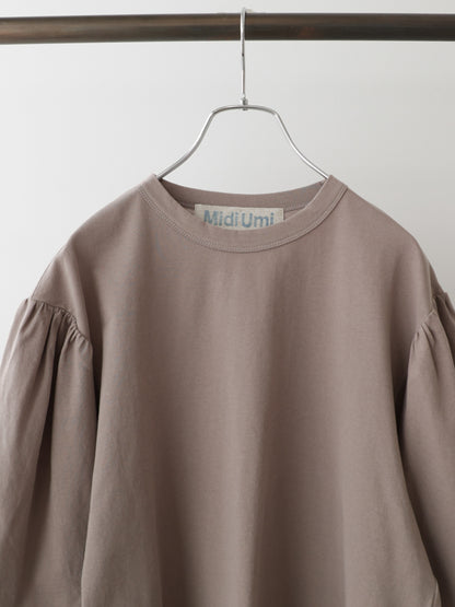 volume sleeve pullover