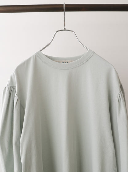 volume sleeve pullover