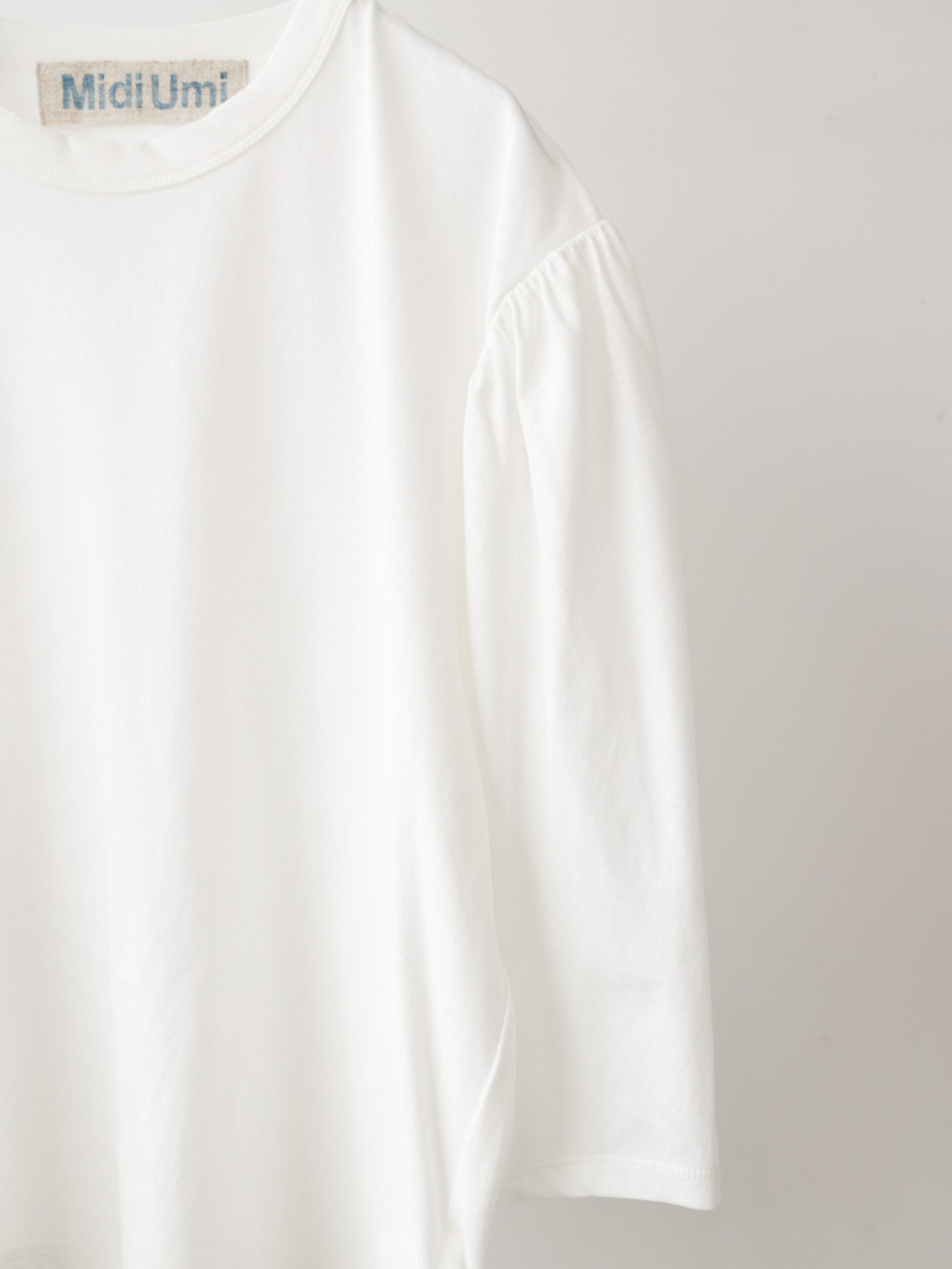 volume sleeve pullover