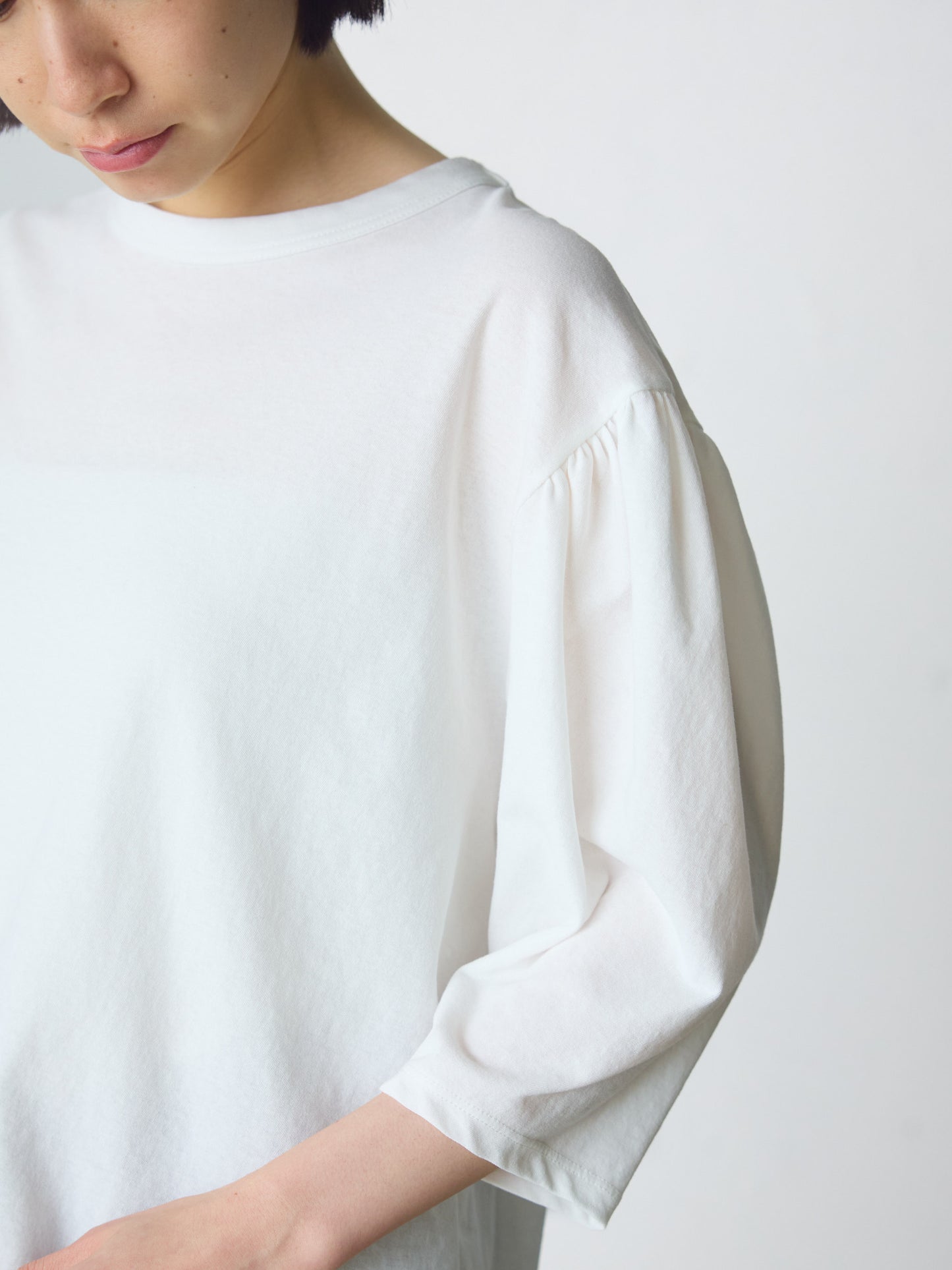 volume sleeve pullover