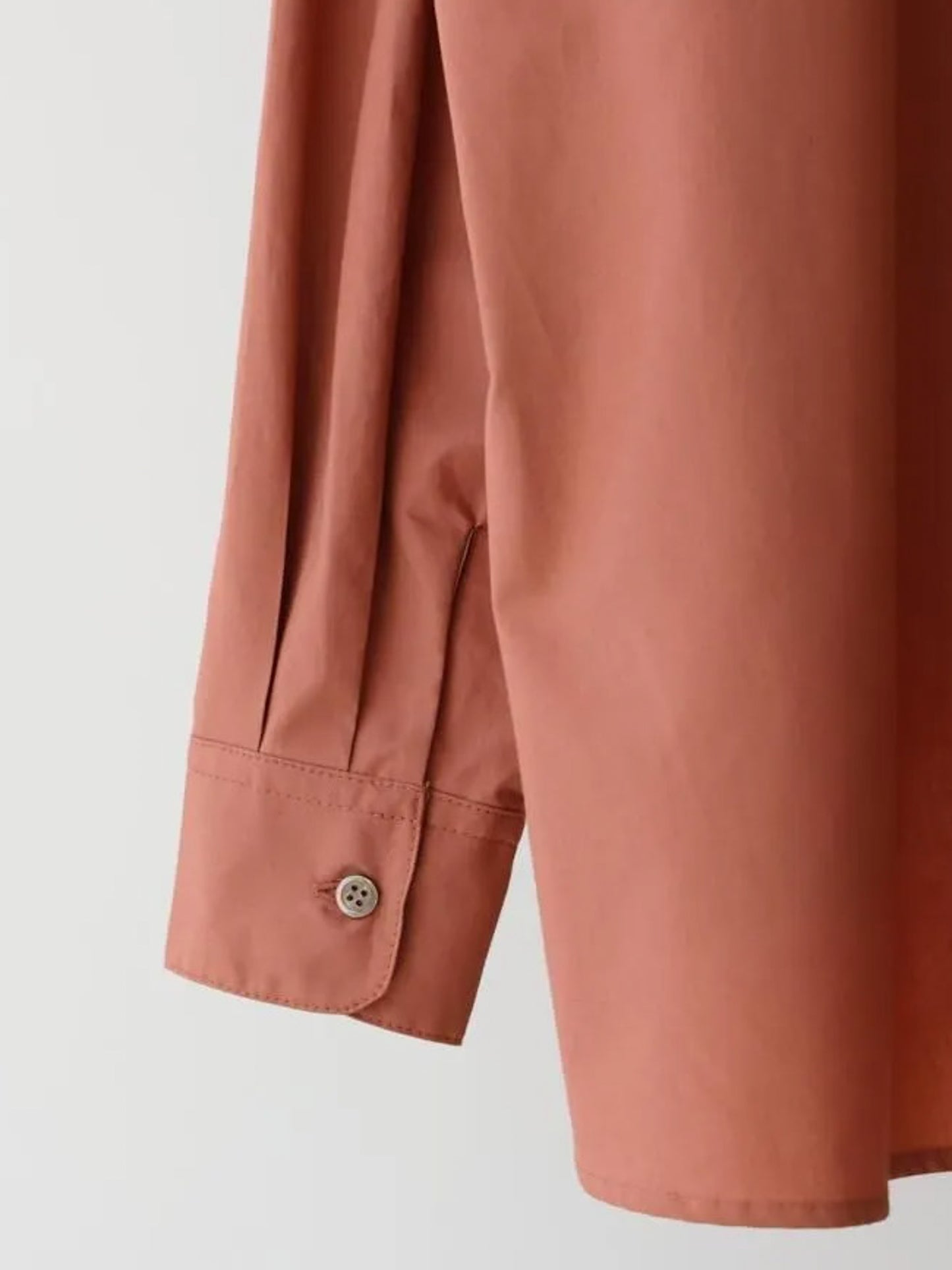 A line band collar shirt