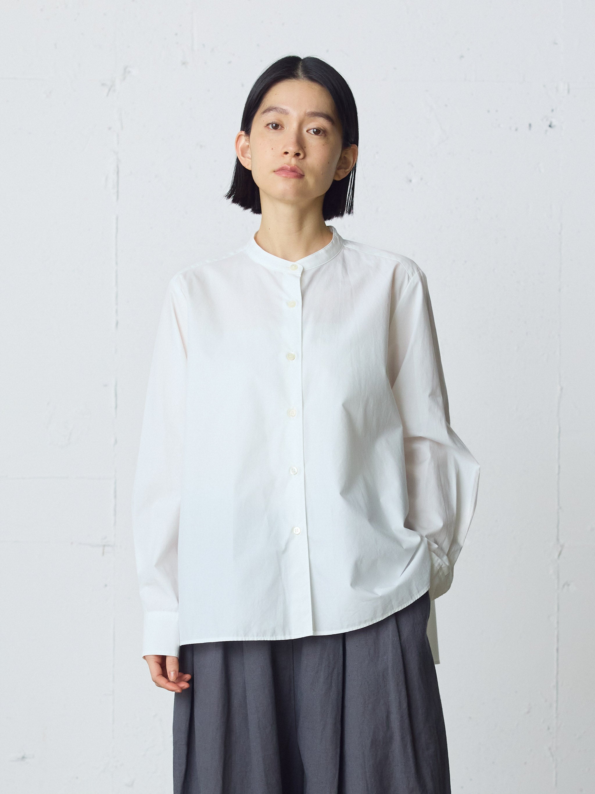 A line band collar shirt