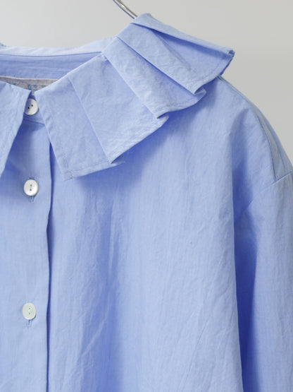 tuck collar shirt