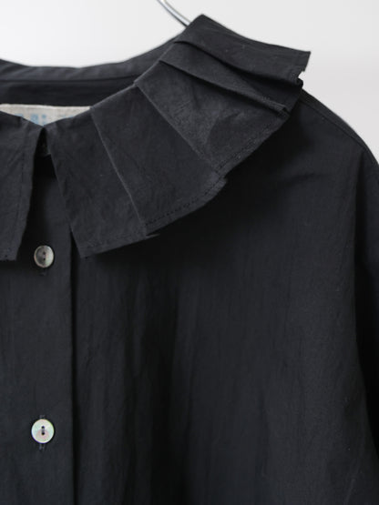 tuck collar shirt